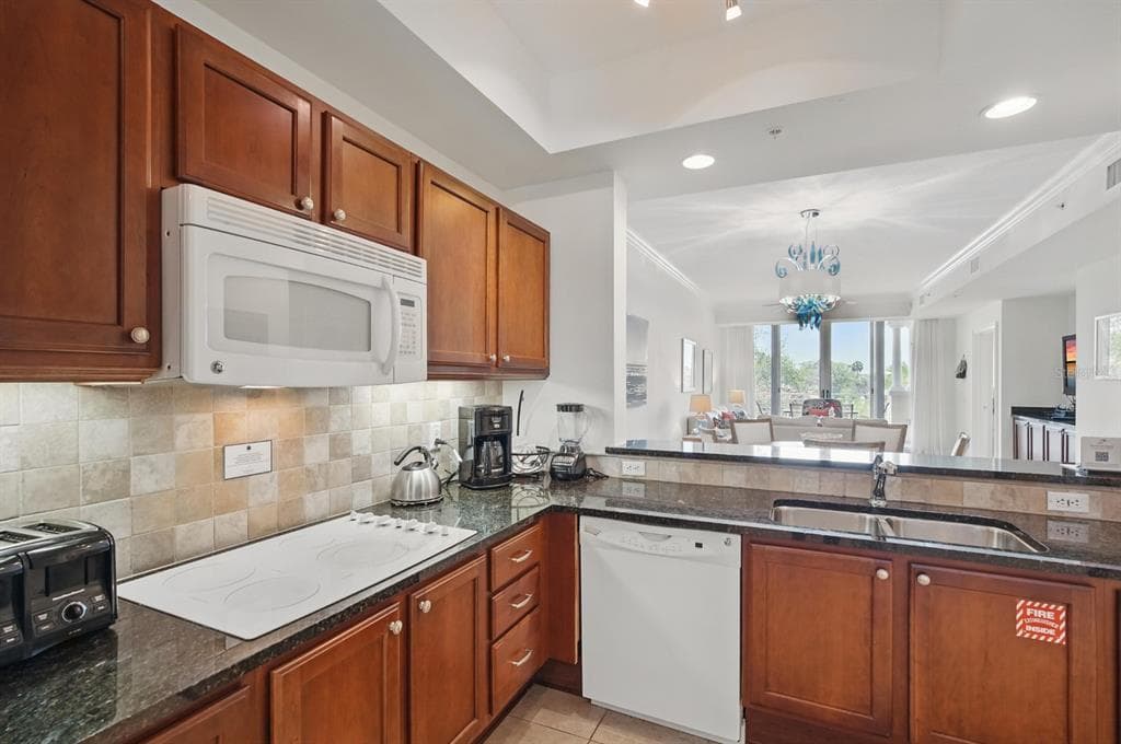 102 YACHT HARBOR DRIVE 263 photo 12