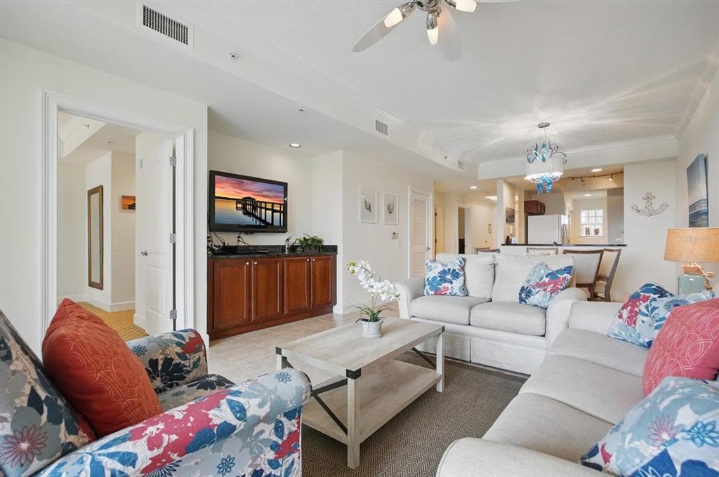 102 YACHT HARBOR DRIVE 263 photo 7