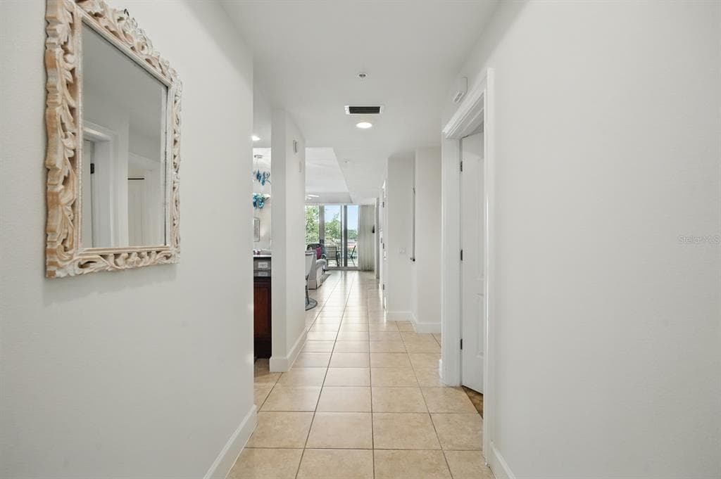 102 YACHT HARBOR DRIVE 263 photo 14