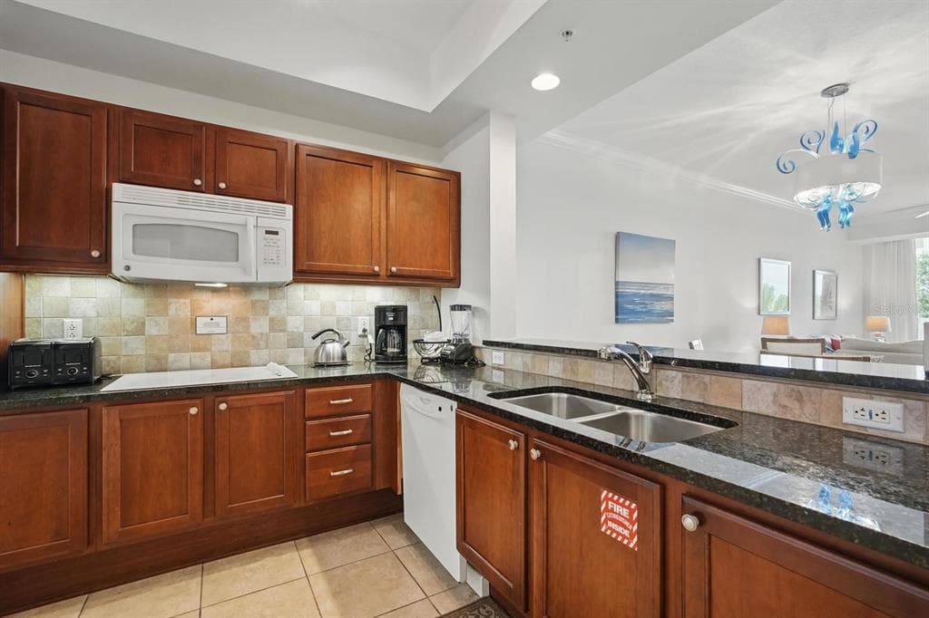 102 YACHT HARBOR DRIVE 263 photo 11