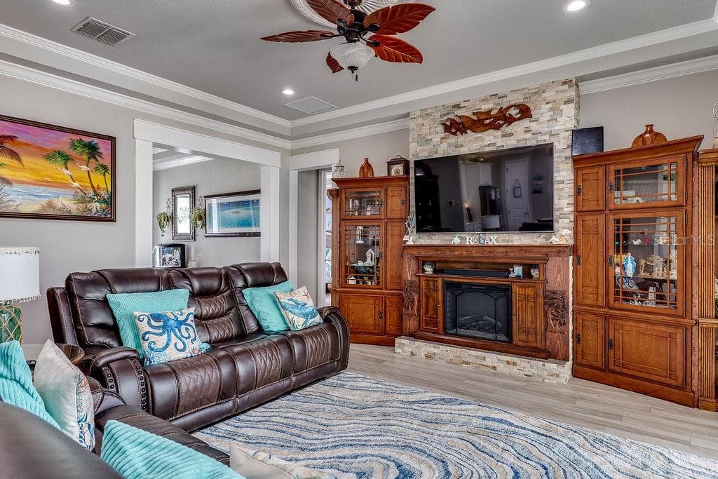 5250 RIVEREDGE DRIVE photo 6