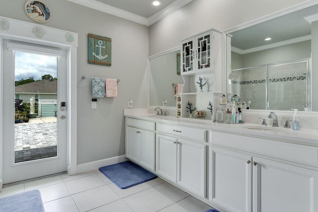 5250 RIVEREDGE DRIVE photo 20