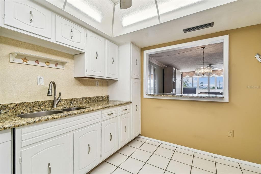 17920 GULF BOULEVARD 208 photo 17