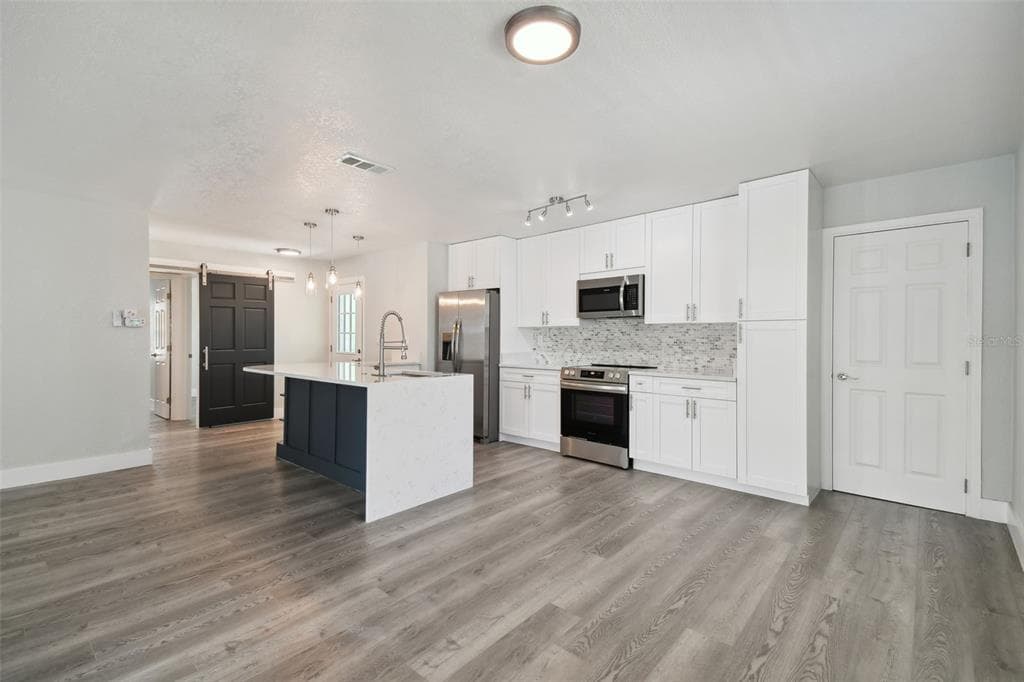 4482 KINGSTON DRIVE photo 13