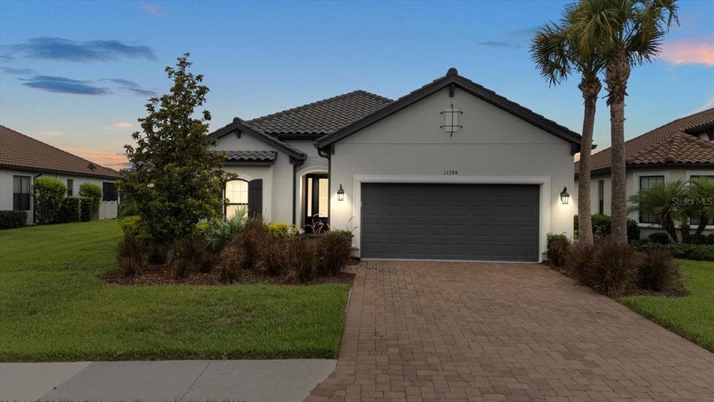 11398 JUGLANS DRIVE photo 1