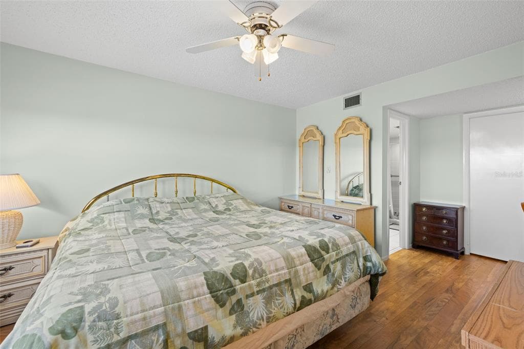 5157 SILENT LOOP 208 photo 19