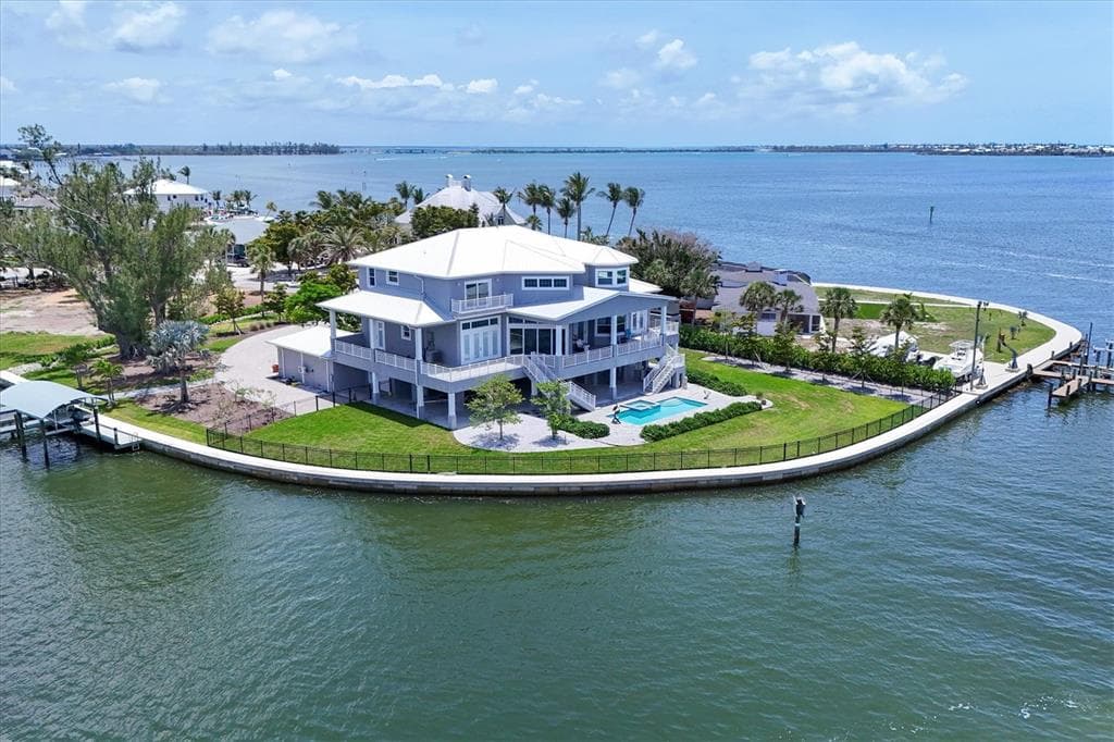 565 GREEN DOLPHIN DRIVE S 1