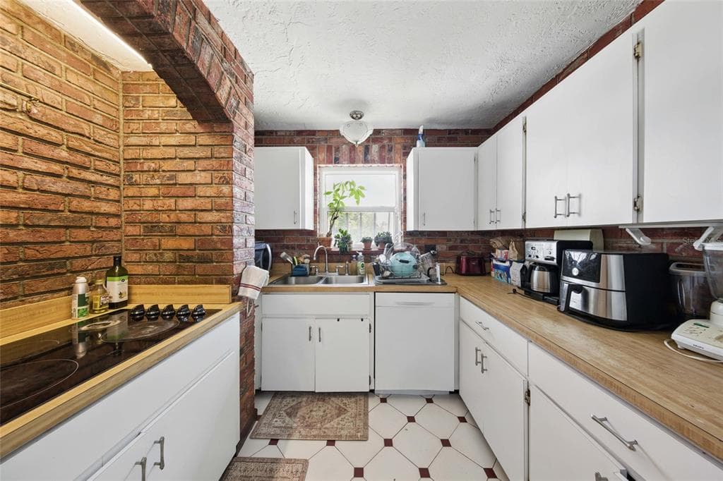 11285 8TH STREET E photo 10