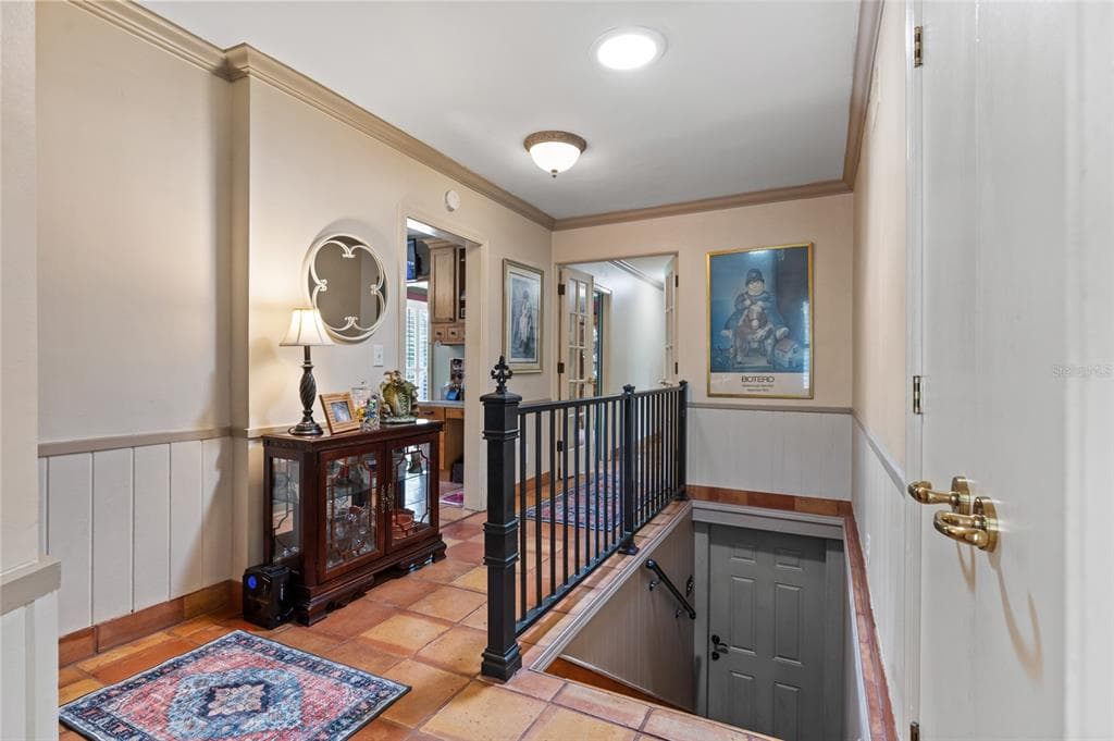 449 SW MONTGOMERY DRIVE photo 6