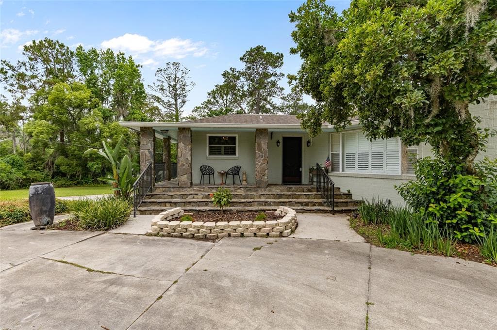 449 SW MONTGOMERY DRIVE photo 5