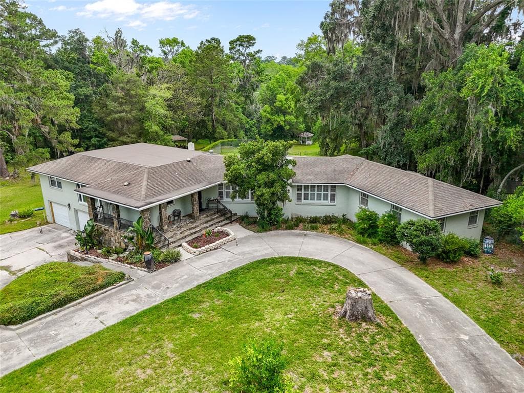 449 SW MONTGOMERY DRIVE photo 4