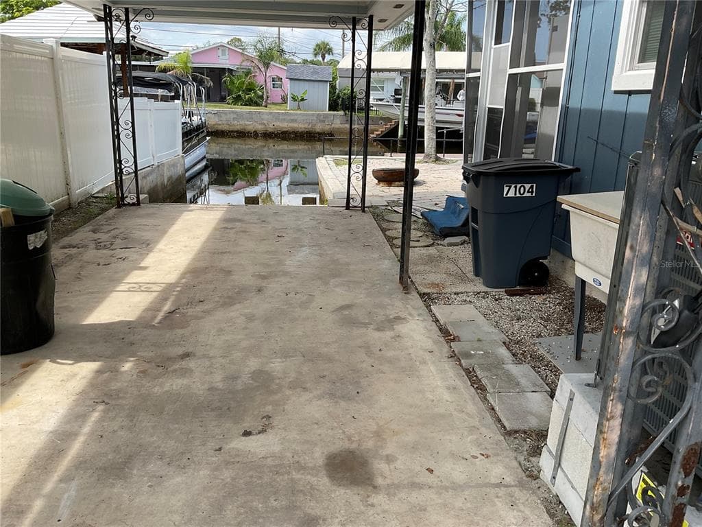 7104 FAIR LANE photo 3