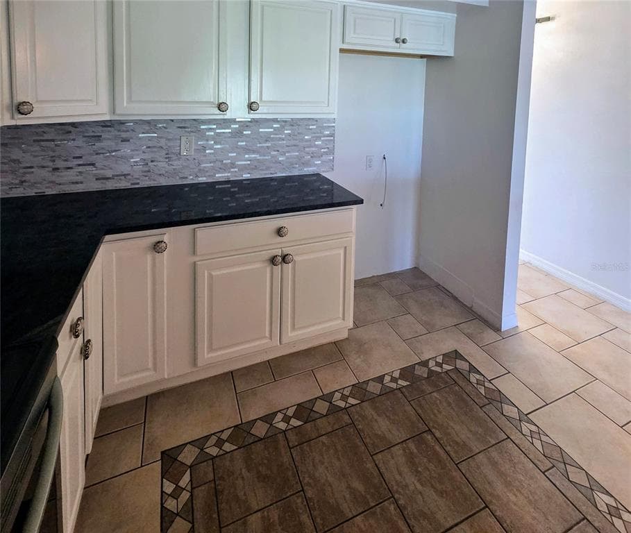 644 YARDARM DRIVE 22 photo 12