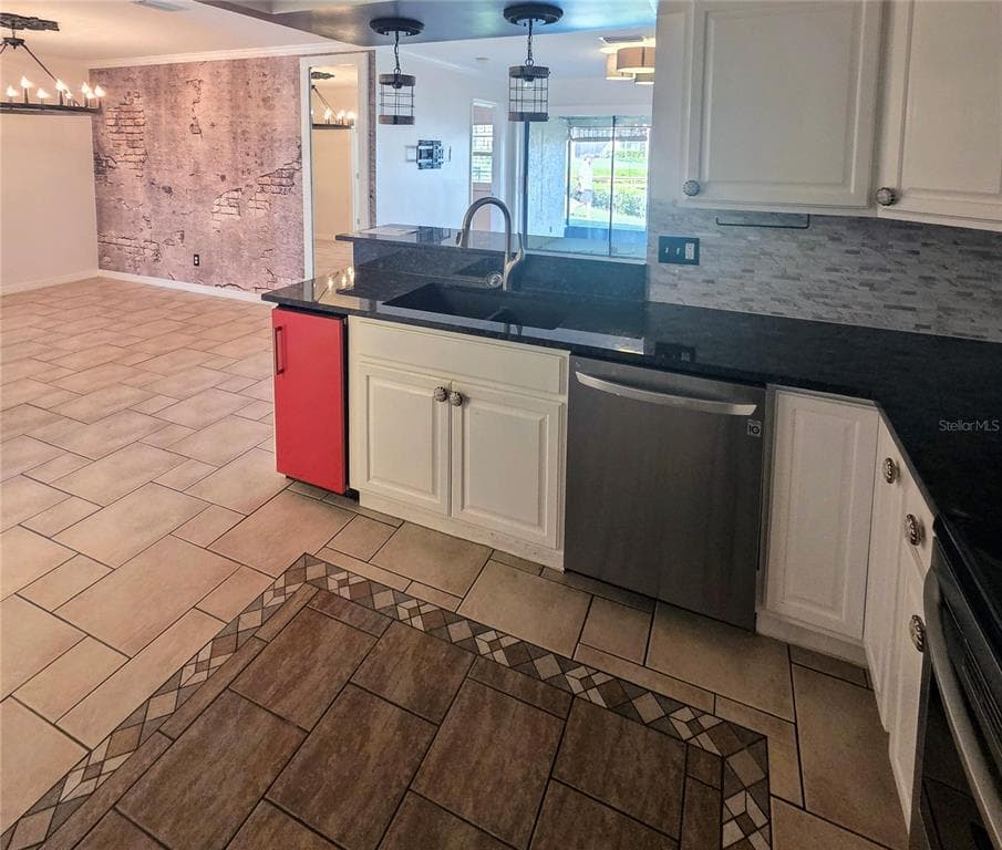 644 YARDARM DRIVE 22 photo 11