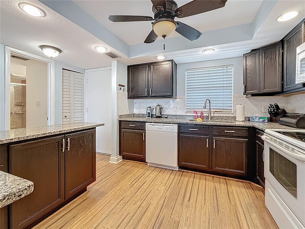4725 COVE CIRCLE 908 photo 17