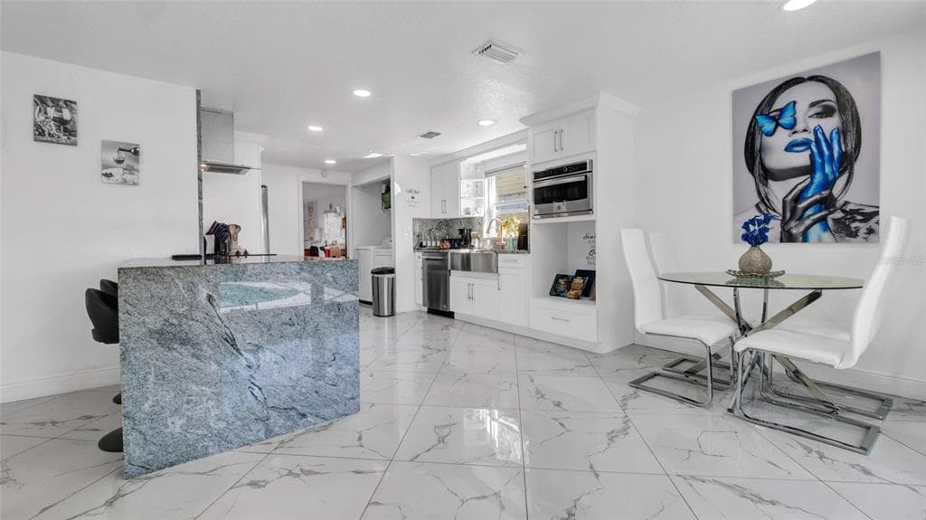 12416 QUEENSLAND LANE photo 12