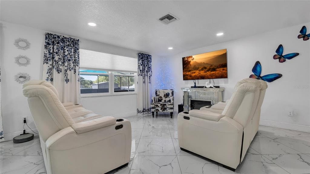 12416 QUEENSLAND LANE photo 7