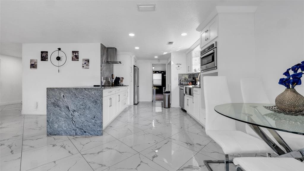 12416 QUEENSLAND LANE photo 9