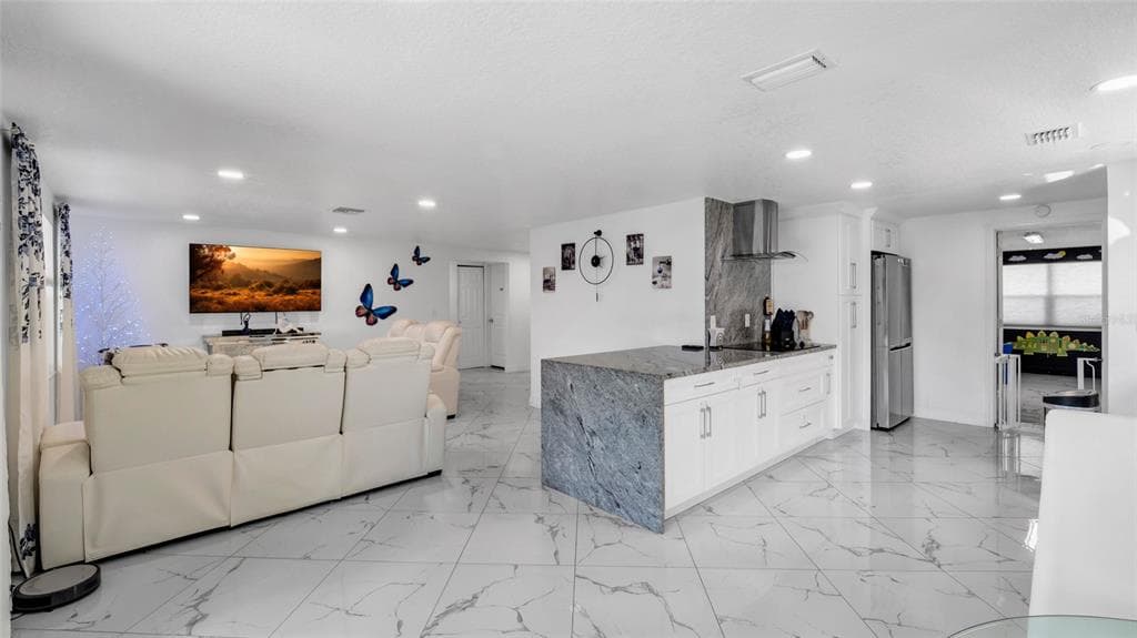12416 QUEENSLAND LANE photo 11