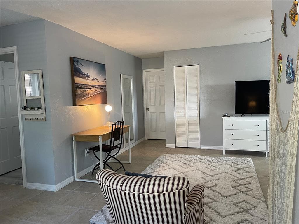 400 PALM AVENUE photo 5