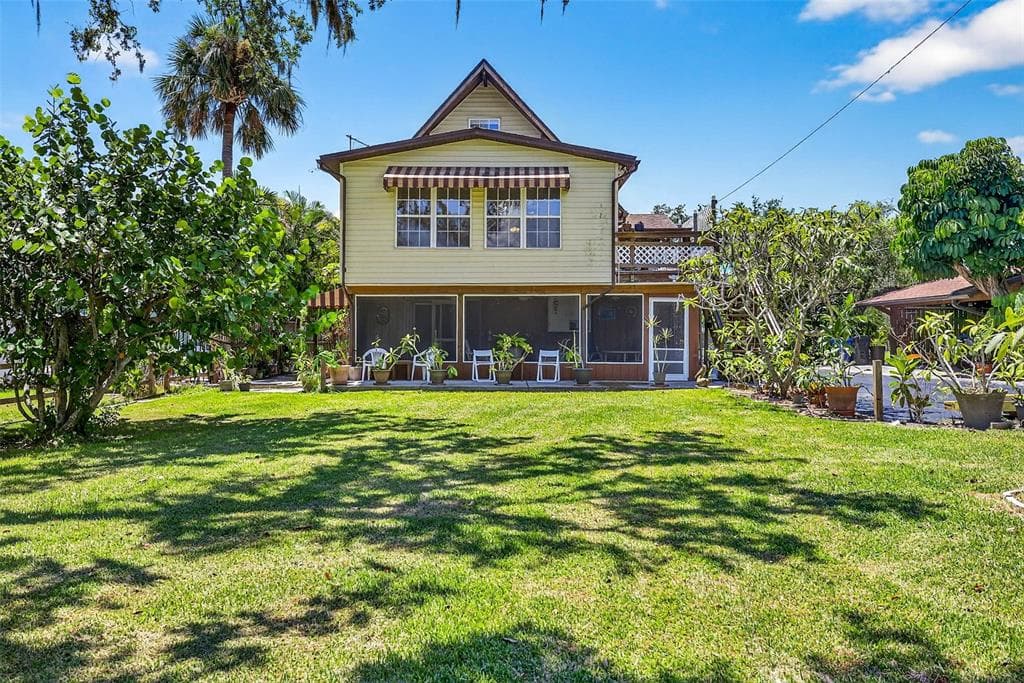 606 DICKMAN DRIVE SW photo 1