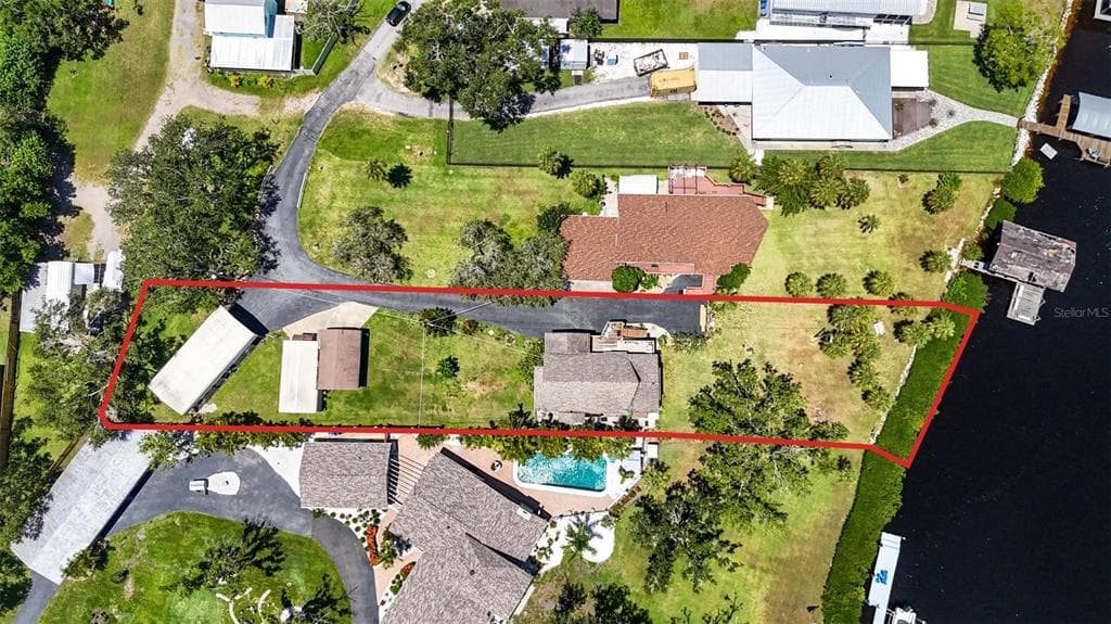 606 DICKMAN DRIVE SW photo 4