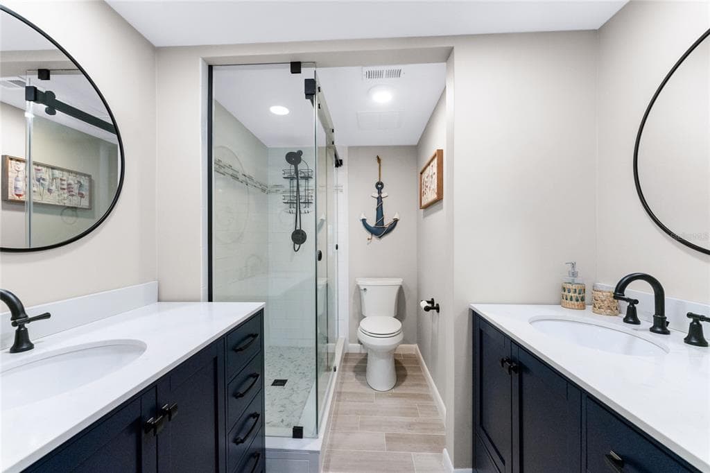 1591 BEACH ROAD 402 photo 23