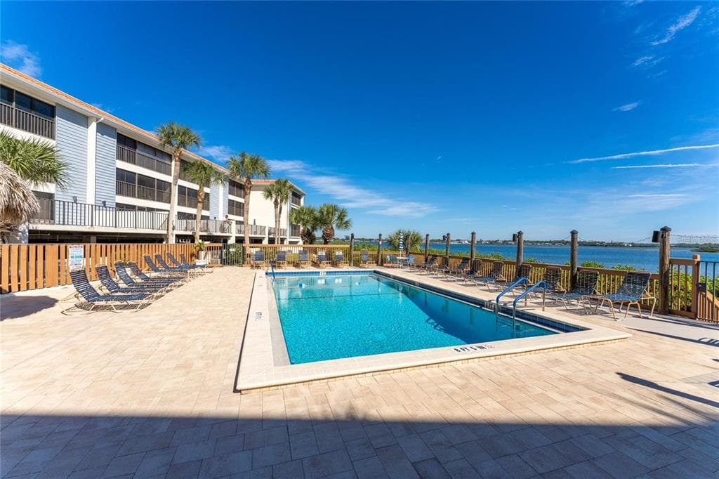 1591 BEACH ROAD 402 photo 2