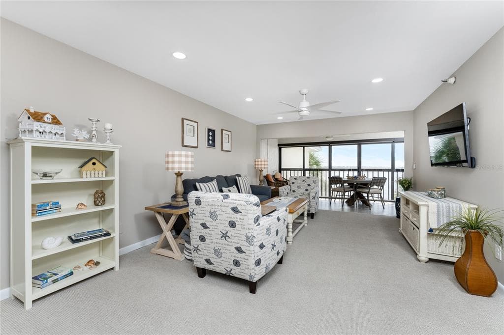 1591 BEACH ROAD 402 photo 12