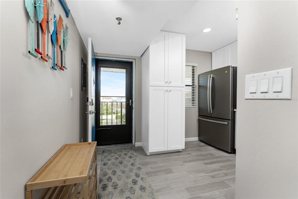 1591 BEACH ROAD 402 photo 5