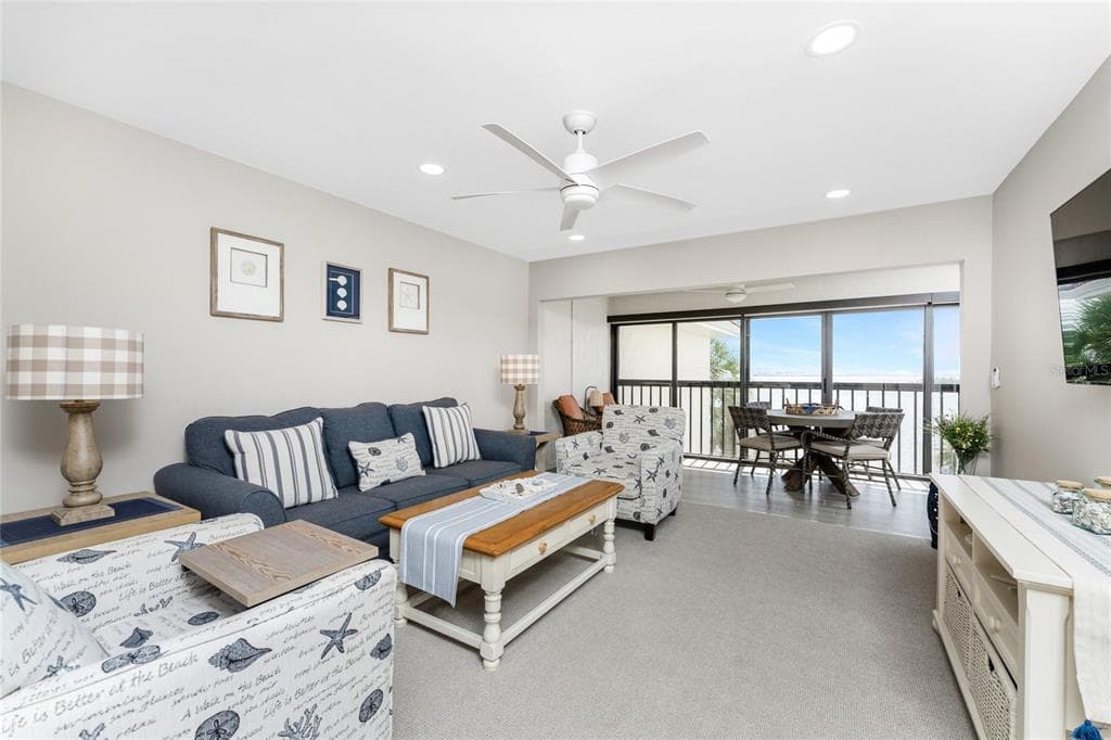 1591 BEACH ROAD 402 photo 14