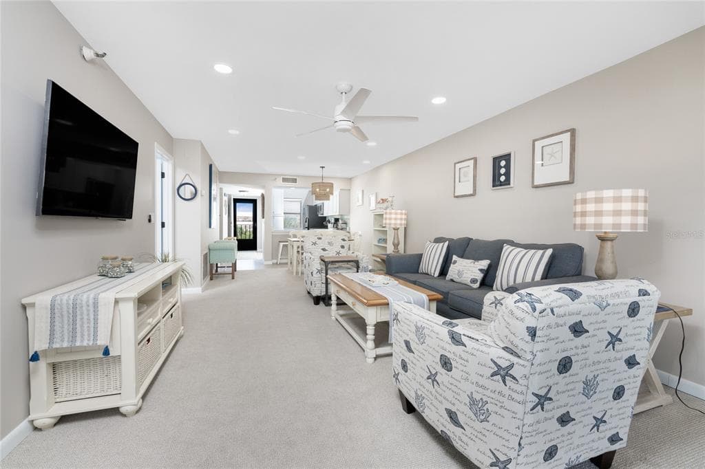 1591 BEACH ROAD 402 photo 18
