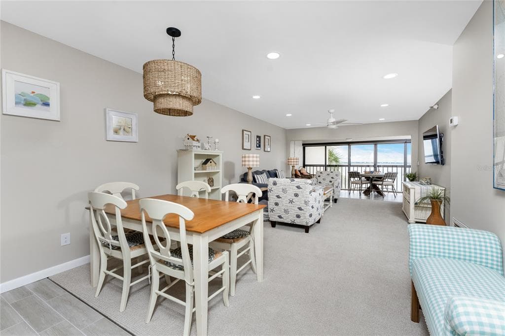 1591 BEACH ROAD 402 photo 11