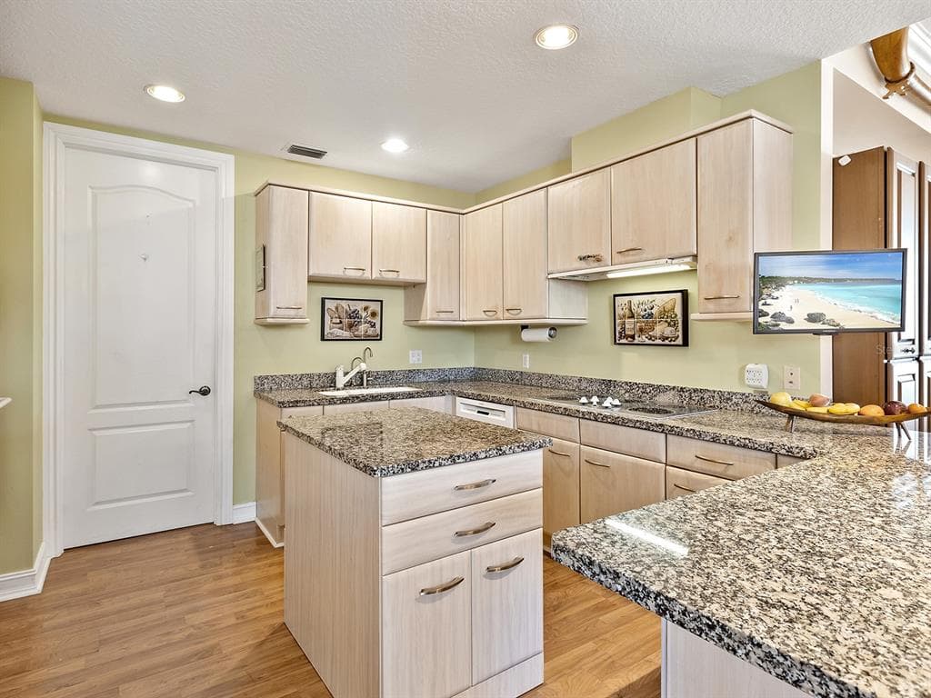 1233 N GULFSTREAM AVENUE 401 photo 18