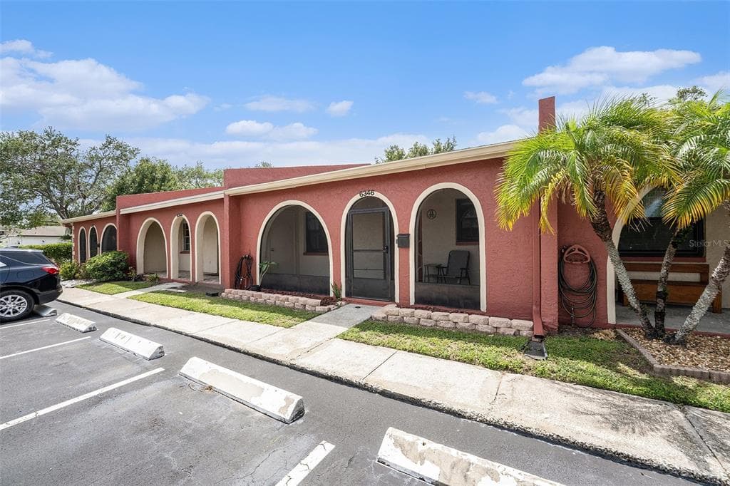 6346 BONNIE BAY CIRCLE N photo 2