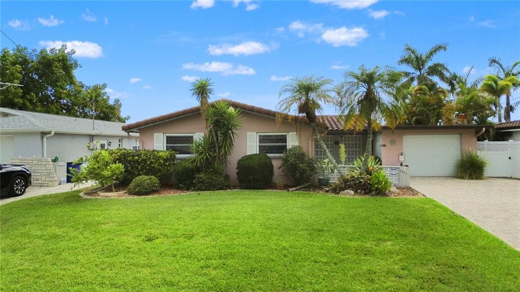 4931 PELICAN DR photo 2