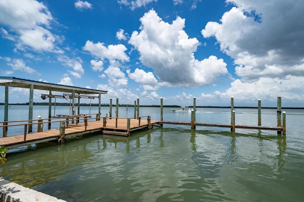 1114 MANDALAY POINT photo 7