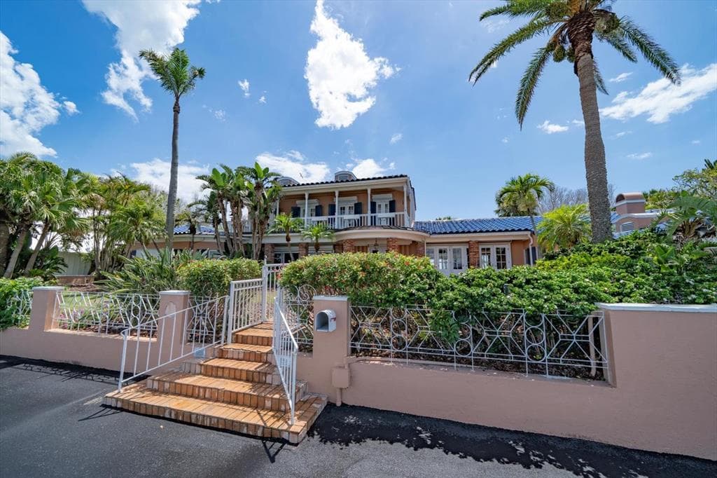 1114 MANDALAY POINT 5
