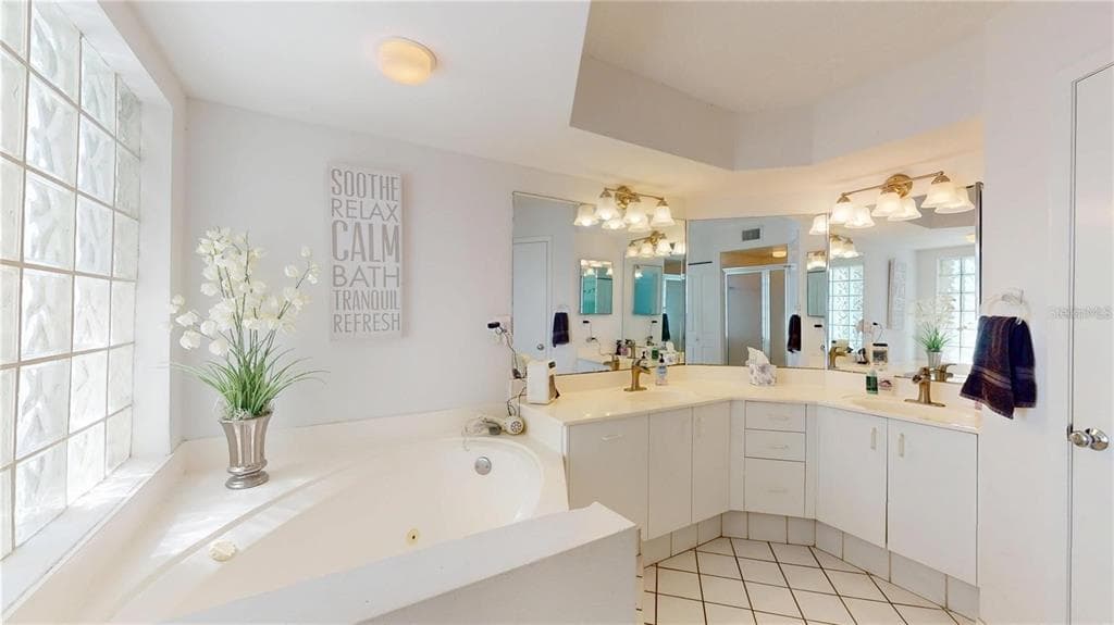 6105 BAHIA DEL MAR CIRCLE 682 photo 19