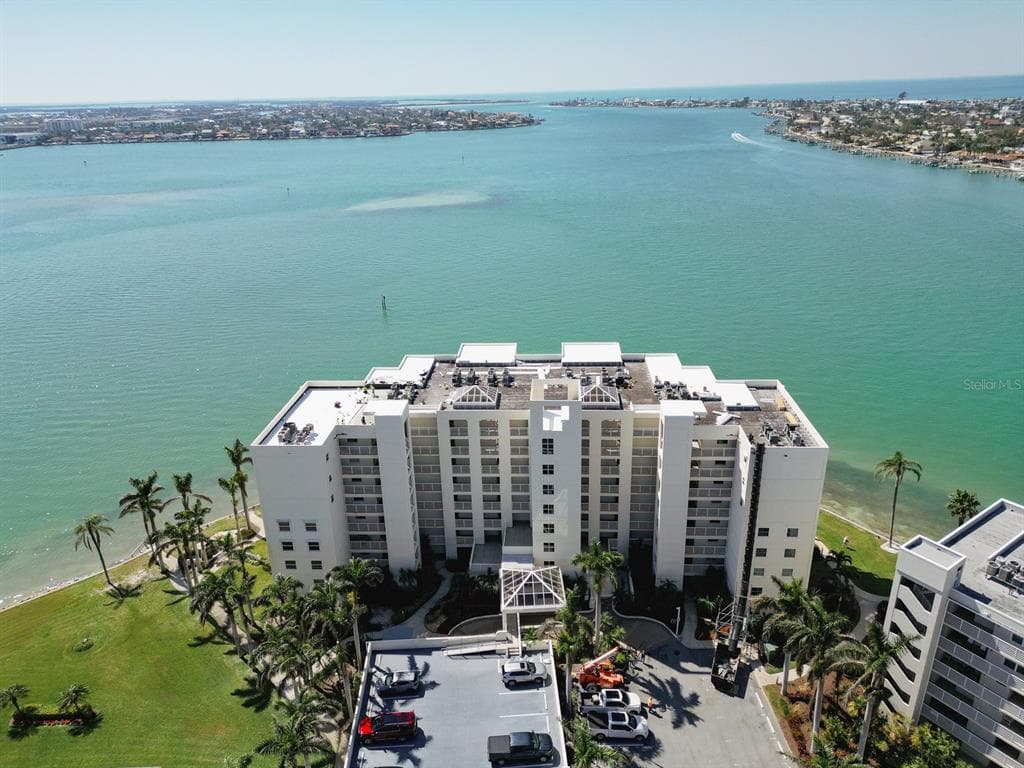 6105 BAHIA DEL MAR CIRCLE 682 photo 4