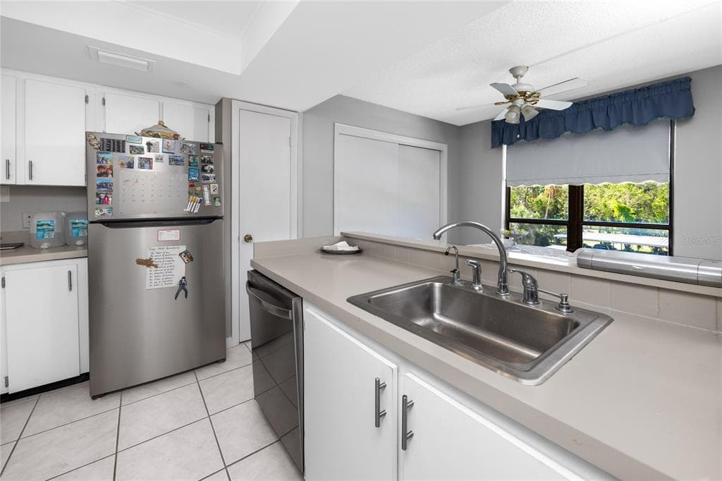 2621 COVE CAY DRIVE 309 photo 16
