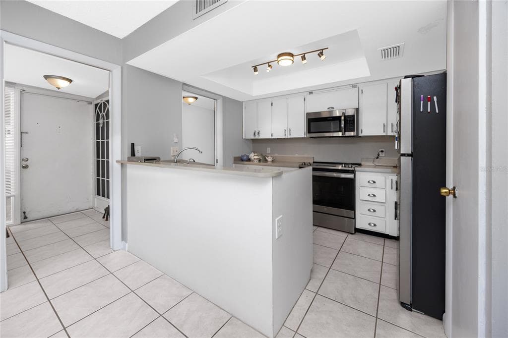 2621 COVE CAY DRIVE 309 photo 12