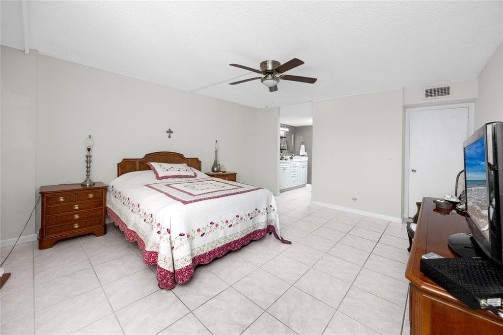 2621 COVE CAY DRIVE 309 photo 22