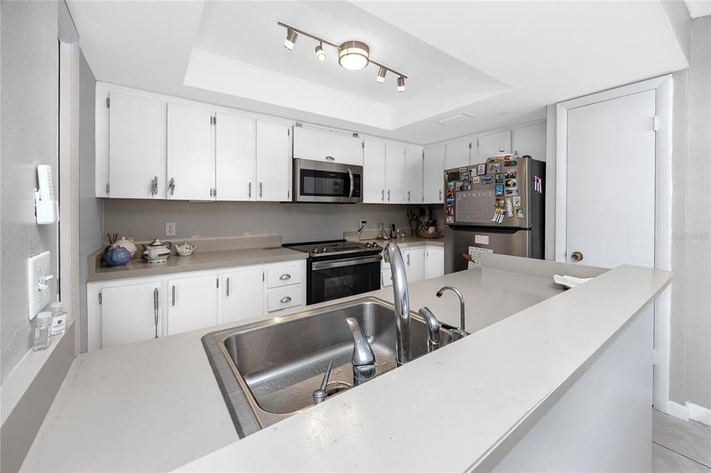 2621 COVE CAY DRIVE 309 photo 3