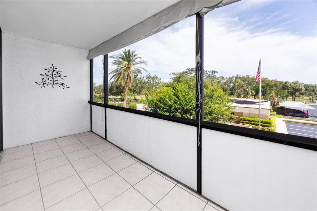 2621 COVE CAY DRIVE 309 photo 5