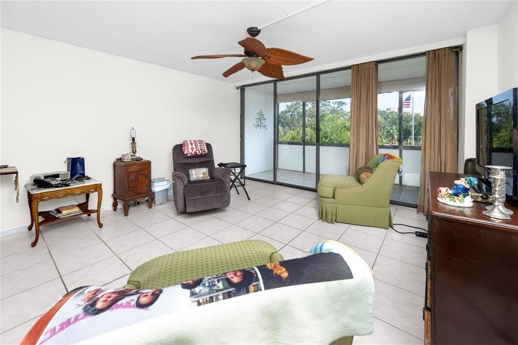 2621 COVE CAY DRIVE 309 photo 19