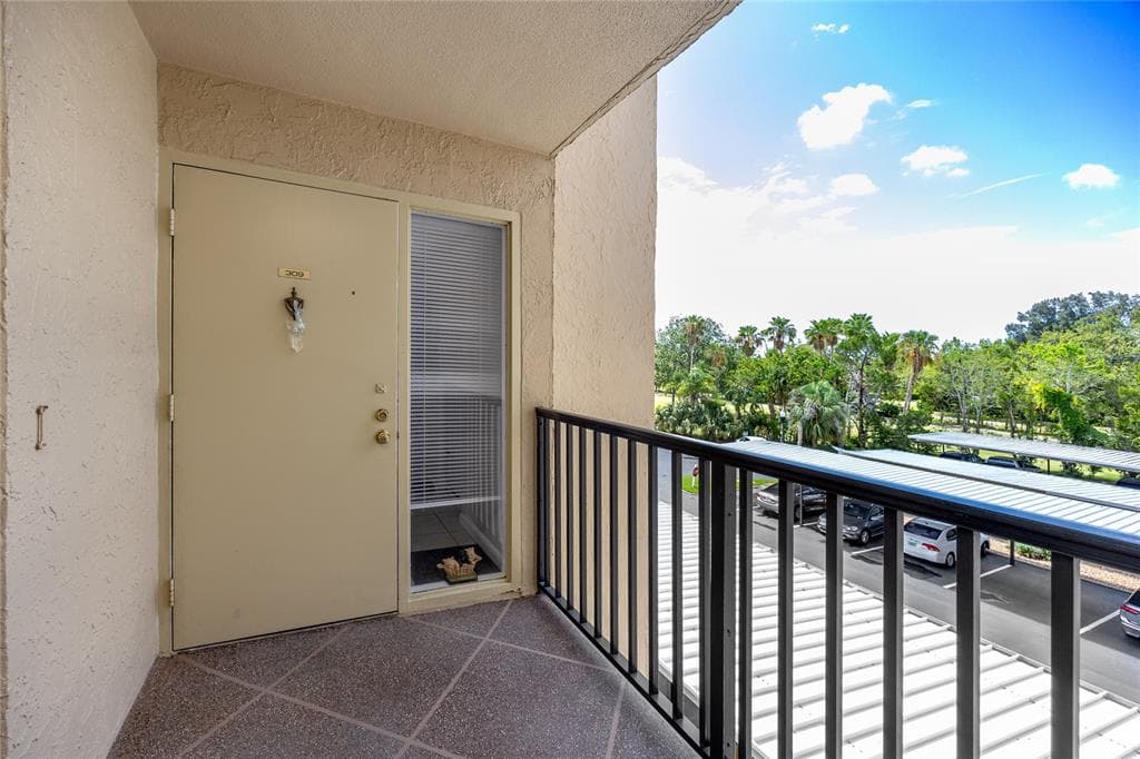 2621 COVE CAY DRIVE 309 photo 8