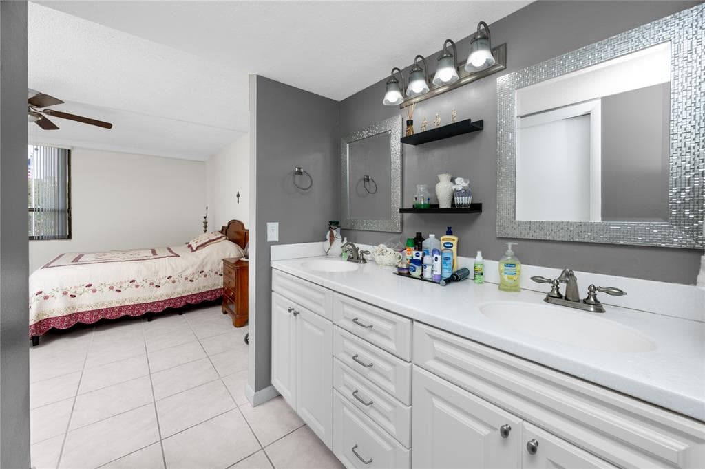 2621 COVE CAY DRIVE 309 photo 25