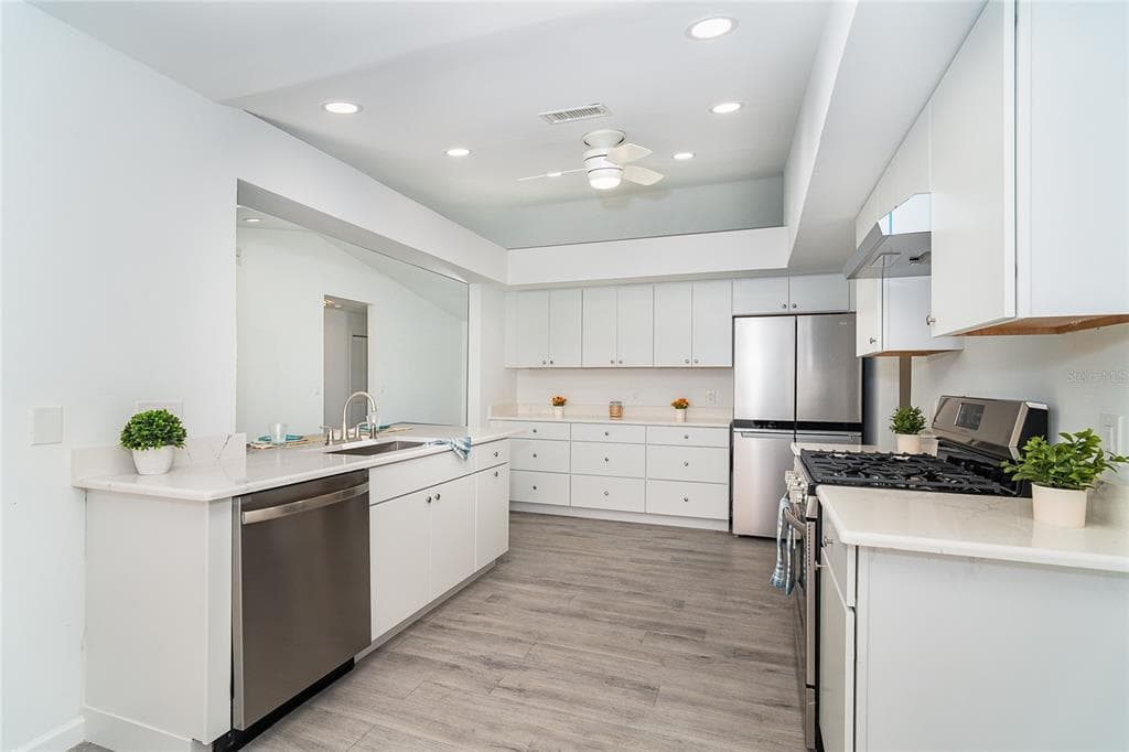 15 BUNKER PLACE photo 23