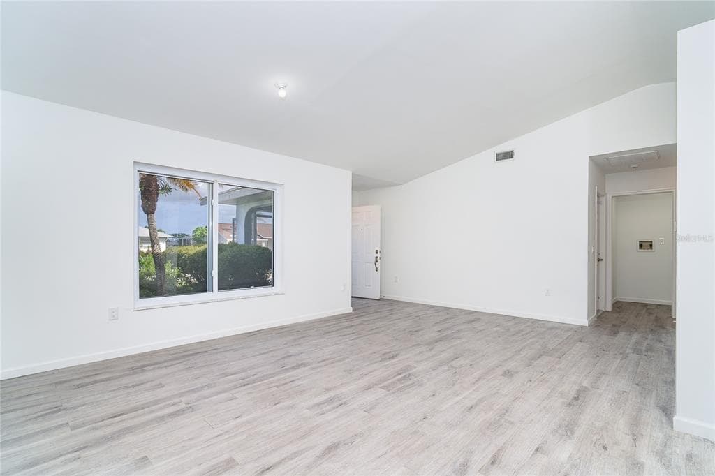 15 BUNKER PLACE photo 11